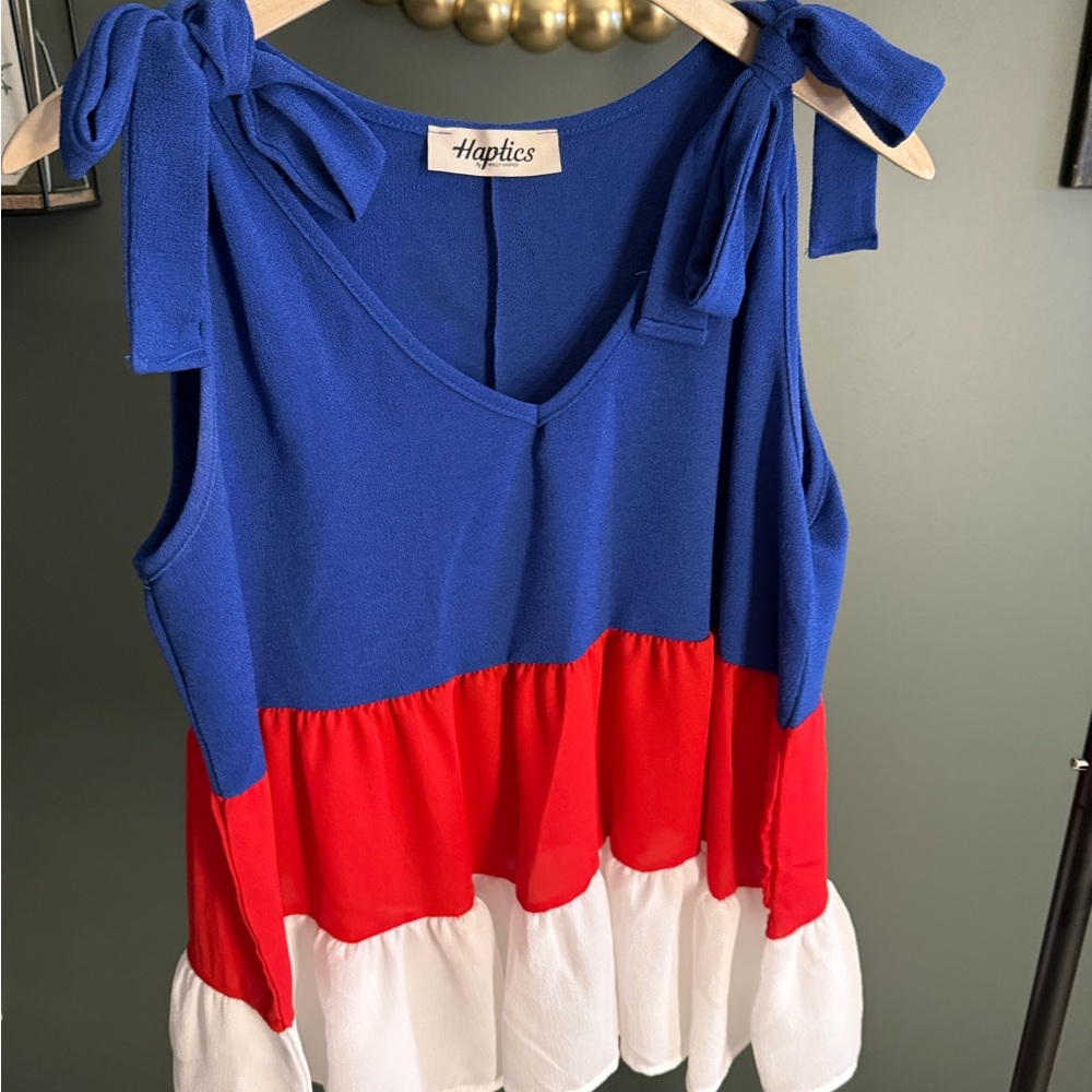 Haptics Women's Tricolor Sleeveless Blouse